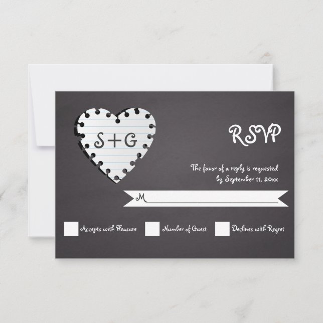 Papierherz auf Kalkboard & Monogramm Hochzeit RSVP (Vorderseite)