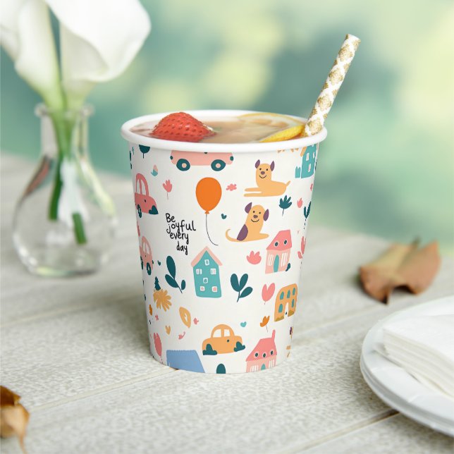 Papierhüllen mit farbigen Mustern Pappbecher (In Situ)