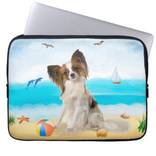 Papillon Dog on Beach Laptopschutzhülle