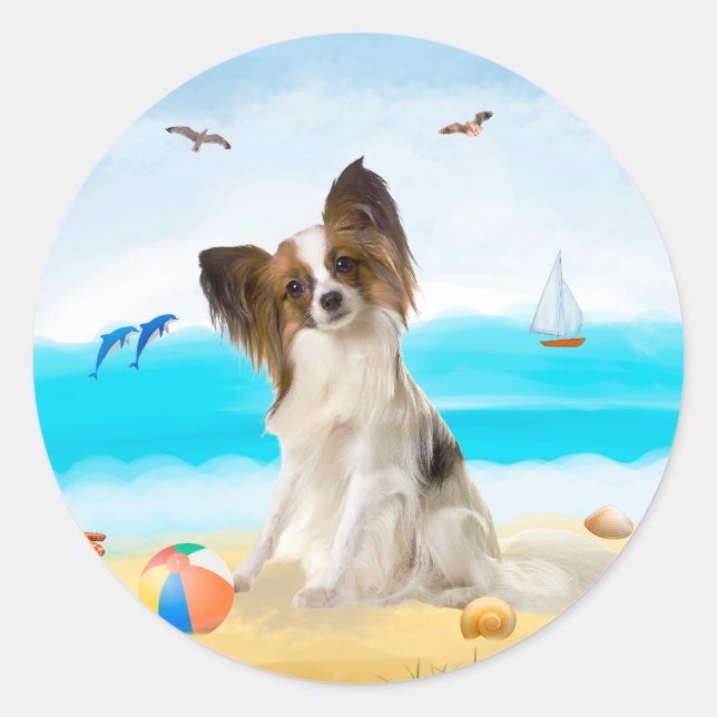 Papillon Dog on Beach Runder Aufkleber (Vorderseite)