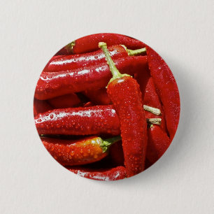 Paprikaschoten mit rotem Chili Button