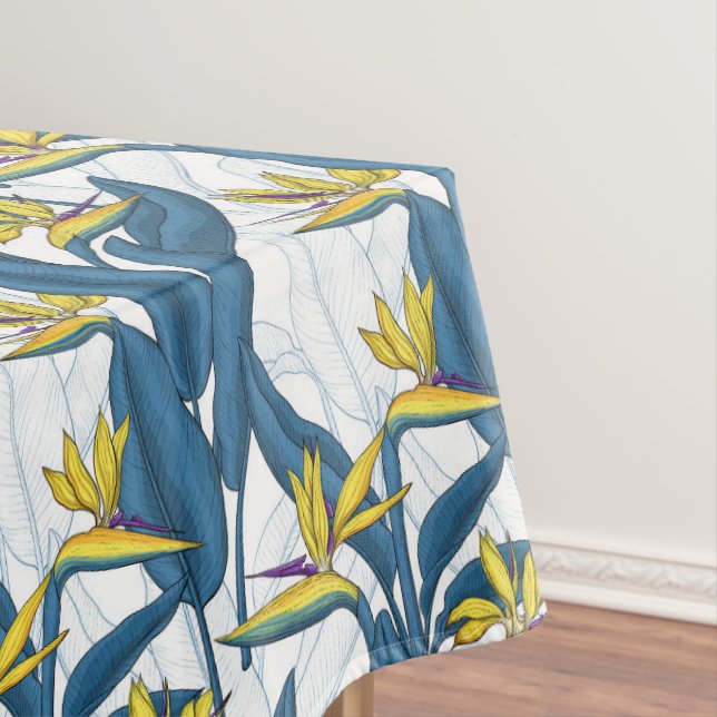 Paradiesvogelflumen auf weiß tischdecke (Beispiel)
