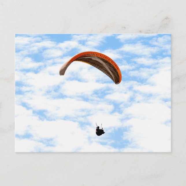 Paragliding in den Wolken Postkarte (Vorderseite)