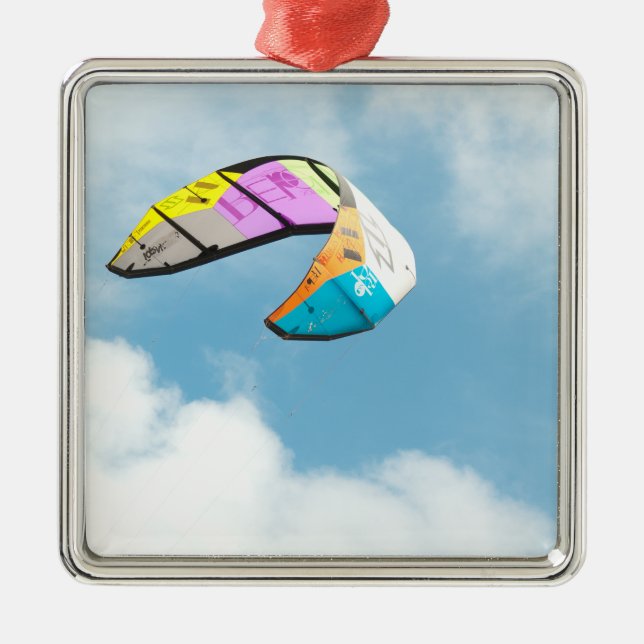 PARAGLIERUNG SILBERNES ORNAMENT (Vorne)