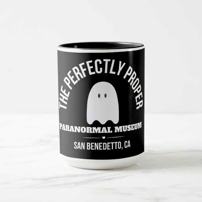 Paranormale Tasse des Museums - Schwarz und Weiß (Zentrum)