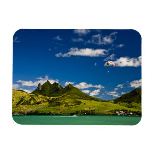 Parasailing mit Blick auf den beeindruckenden Löwe Magnet