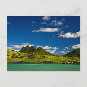 Parasailing mit Blick auf die beeindruckende Löwe Postkarte