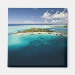 Parasailing über der schönen Lagune von Bora Magnet