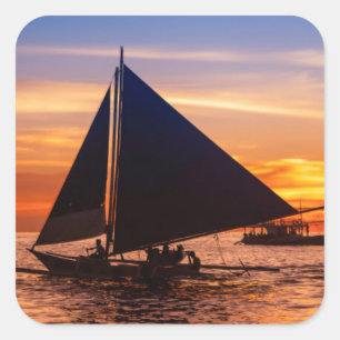 Paraw Sailing bei Sonnenuntergang Phillipine Quadratischer Aufkleber