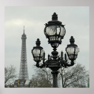 Paris Lamp Post und Eiffelturm Szene im Winter Poster