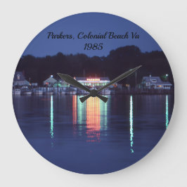 Parker's, Colonial Beach Virginia,  Große Wanduhr