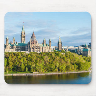 Parliament Hill in Ottawa - Ontario, Kanada Mousepad