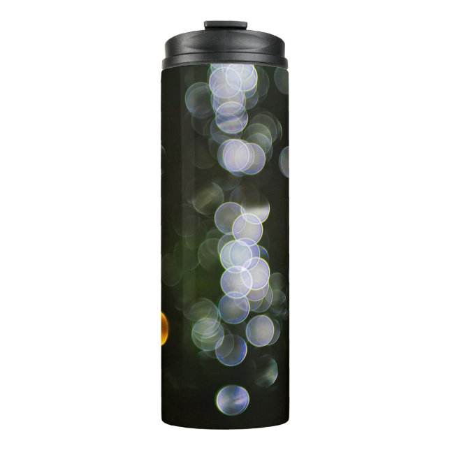 Partie aus farbigen Kunststoffbehältern Thermosbecher (Vorderseite)