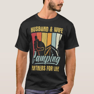 Partner für das Camping von Mann und Ehefrau 2 T-Shirt