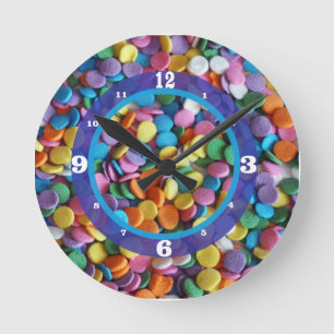 Party Candy Dots Numbered Runde Wanduhr