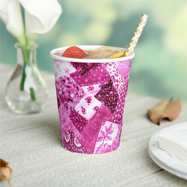 Party Cups Quilly Pink White Floral Pappbecher (In Situ)