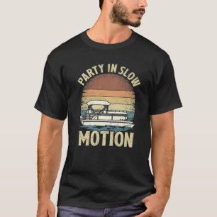 Party in langsamer Bewegung Vintager Rückwärtsboot T-Shirt