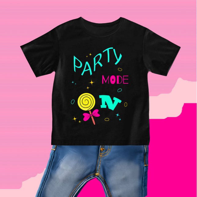 Party-Modus Ein Baby T-shirt (Von Creator hochgeladen)