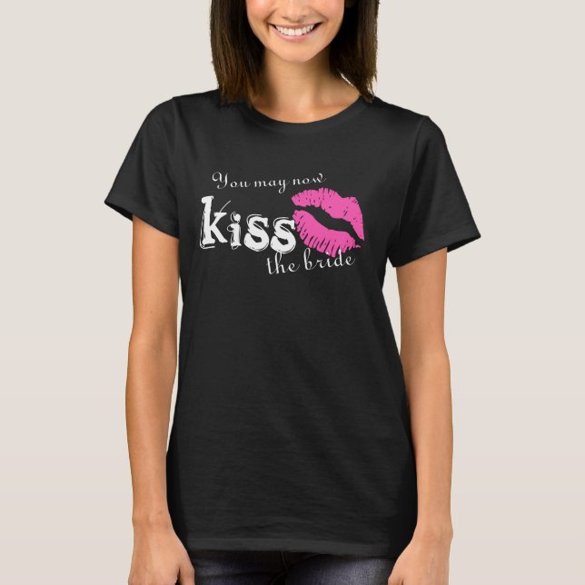 Pash pink lipstick Kuss beim nächtlichen Abschlag T-Shirt (Vorderseite)