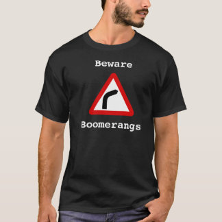 Passen Sie - Bumerangs auf T-Shirt