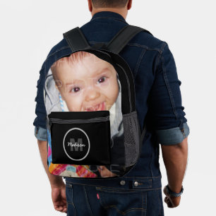 Passen Sie den Anfangsnamen Ihres Fotos an. Bedruckter Rucksack