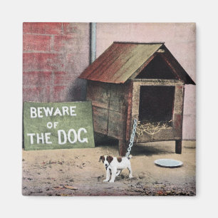 Passen Sie vom Hundezeichen mit kleinem Hund auf Magnet