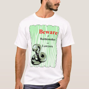 Passen Sie von den Klapperschlangen auf T-Shirt