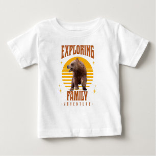 Passende Familienurlaub-Bären-Abenteuer-Style Baby T-shirt