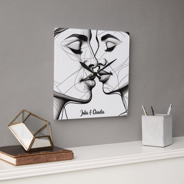 Passionate Lesbian Kissing Elegant Quadratische Wanduhr (Büro)