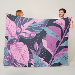 Pastel-Blätter auf dunklem Hintergrund Fleecedecke