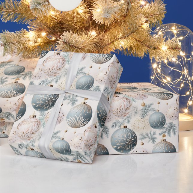 Pastel Blau & Weiße Weihnachtsbaumdekorationen Geschenkpapier (Feiertage)