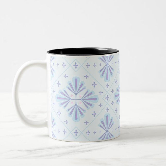Pastel Blue Geometric Floral Repeat Pattern  Zweifarbige Tasse (Links)