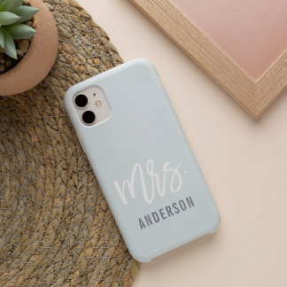 Pastel Blue-Gray New Mrs Last Name Bride iPhone 16 Hülle