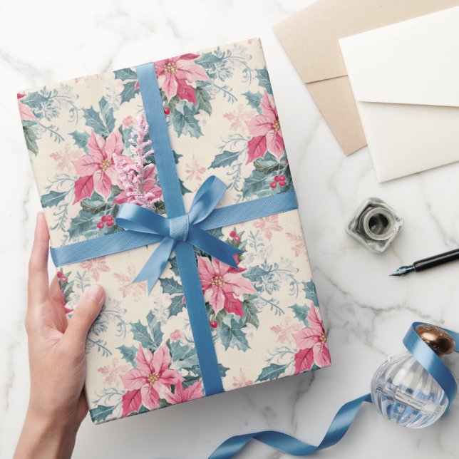 Pastel Christmas Poinsettia Holiday Pattern Geschenkpapier (Schenken)