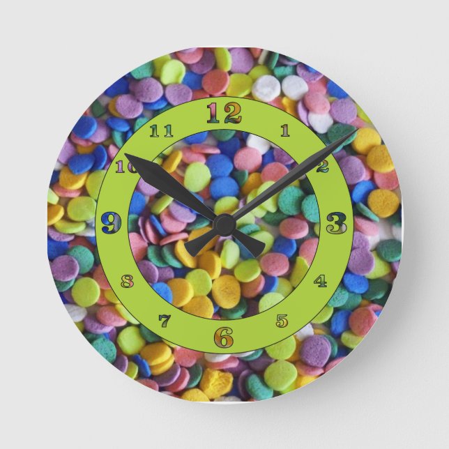 Pastel Easter Candy Dots Numbered Runde Wanduhr (Vorderseite)