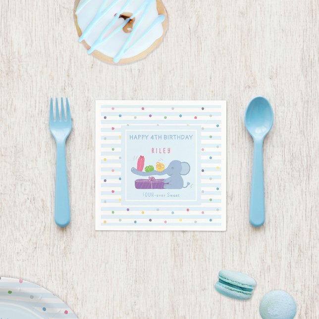 Pastel-Elefanten-4.-Geburtstagsfeier-Tischserviett Serviette (Cute pastel elephant 4th birthday napkins with sweet dots and stripes for your party.)