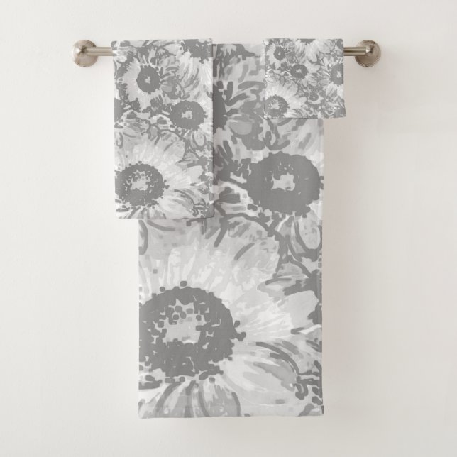 Pastel Gray Gray Floral Pattern Badhandtuch Set (Insitu)
