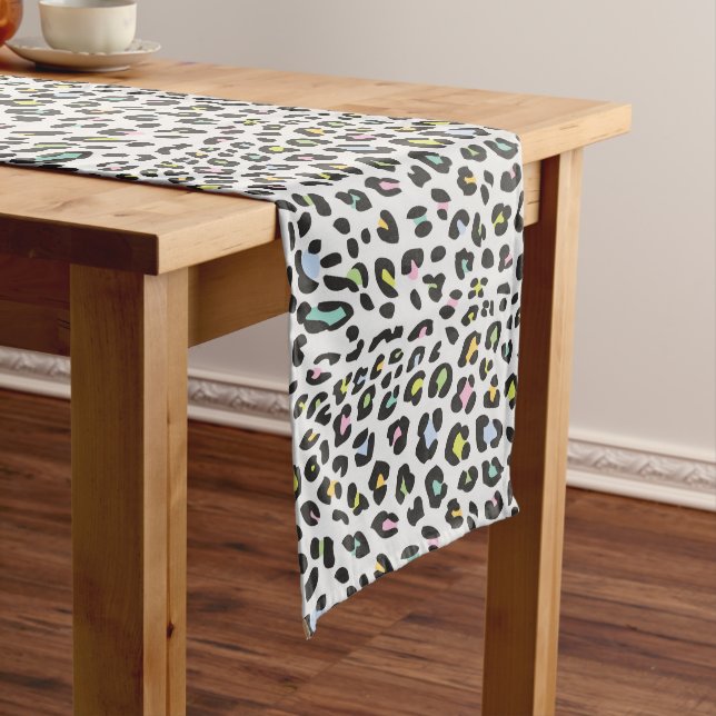 Pastel Leopard Spot Pattern Mittelgroßer Tischläufer (Beispiel)