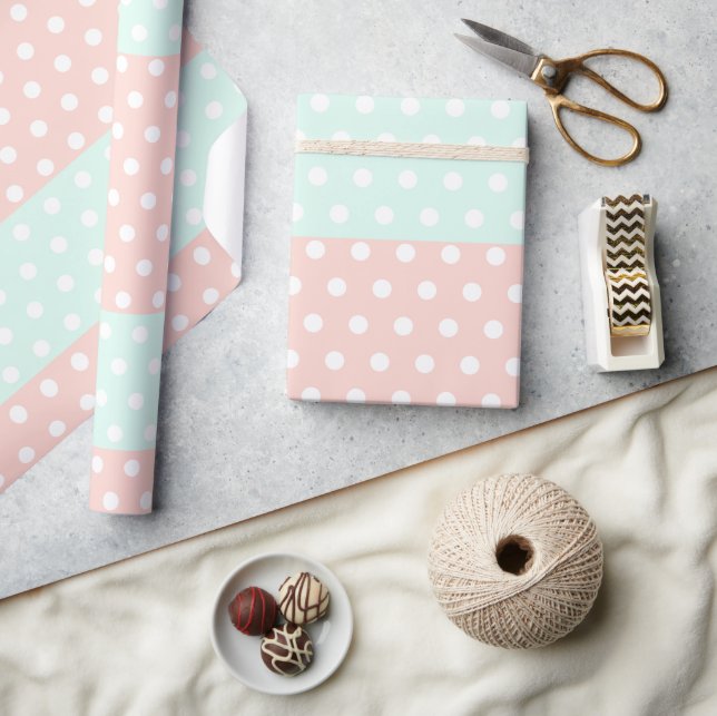 Pastel Mint & Blush Polka Dot Wrapping  Geschenkpapier (Kunsthandwerk)