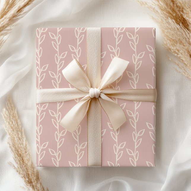 Pastel Pink Mauve Shabby Leaf Floral Geschenkpapier (Von Creator hochgeladen)