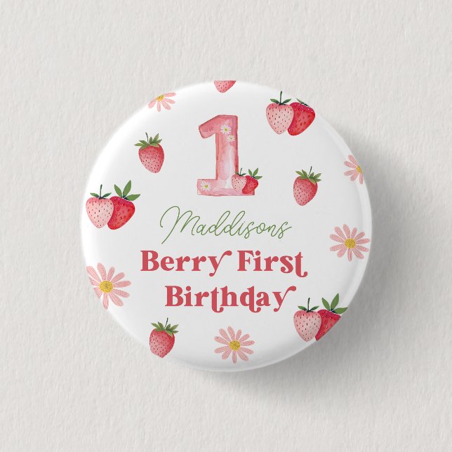 Pastel Pink & Red Berry First Strawberry Birthday  Button (Vorderseite)
