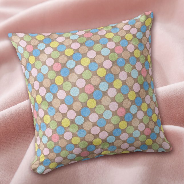 Pastel Polka Dots auf Brown Kissen (Von Creator hochgeladen)