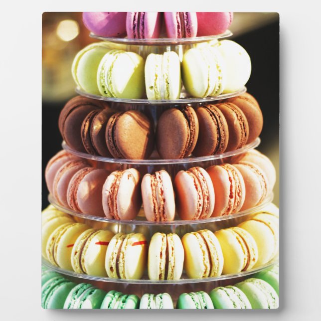 Pastel Rainbow Gestapelte französische Macaron Coo Fotoplatte (Vorderseite)