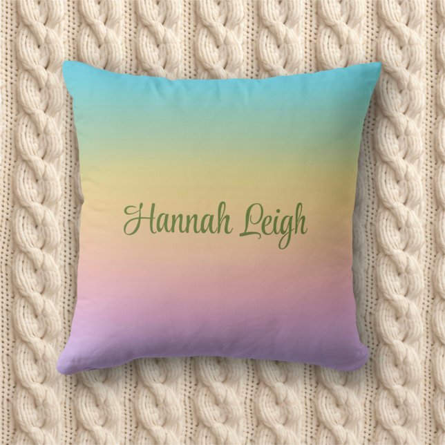 Pastel Rainbow Gradient Ombre Individuelle Name Kissen (Von Creator hochgeladen)