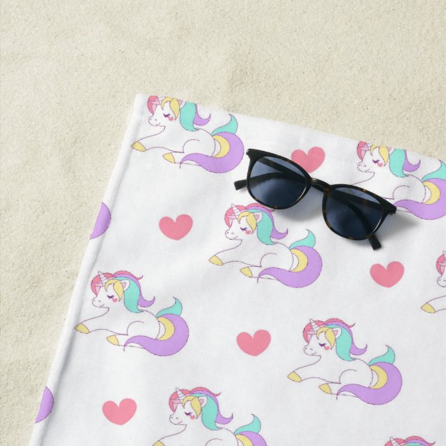 Pastel Rainbow Unicorns und Herz Muster Strandtuch (Beispiel)