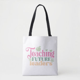 Pastel Retro lehrt zukünftige Führungskräfte