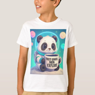 Pastel Space Panda Astronaut mit Kaffee T-Shirt