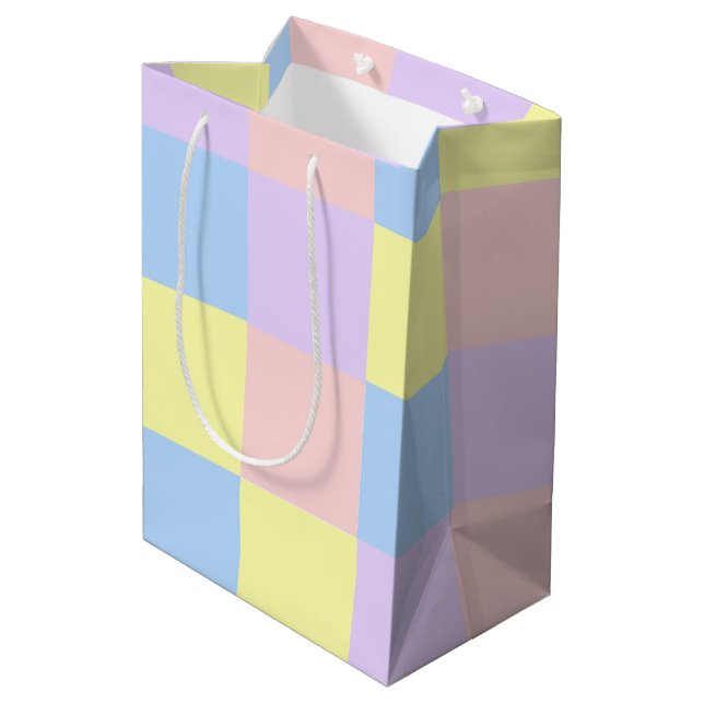 Pastel Spring Schachbretts Mittlere Geschenktüte (Rückseite Schrägansicht)
