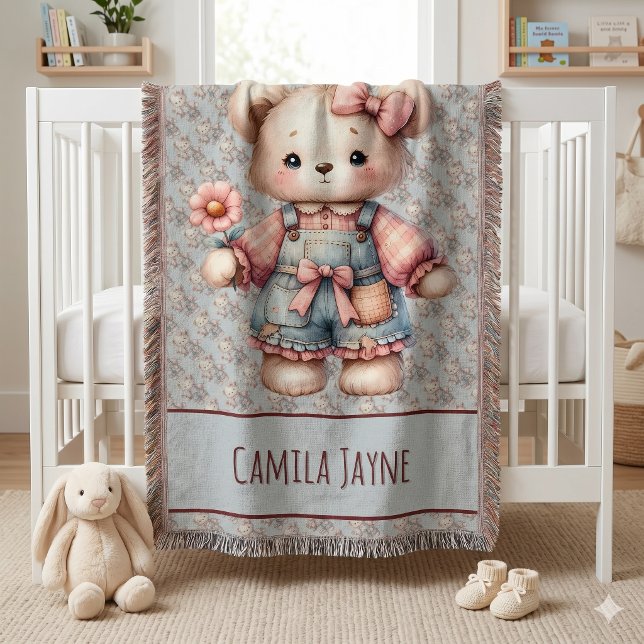 Pastel Teddy Bear Holding Blume Tragen Overalls Decke (Pastel Teddy Bear Holding Flower Wearing Overalls Throw Blanket)