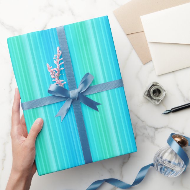 Pastel Türkis Blaue Streifen Geschenkpapier (Schenken)